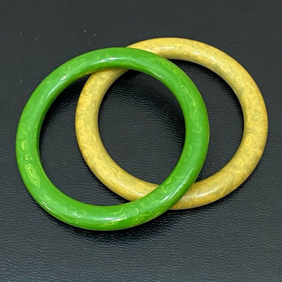 Vintage Green & Yellow Swirl Marbled Bakelite Bangle Bracelet Set - Picture 5 of 12